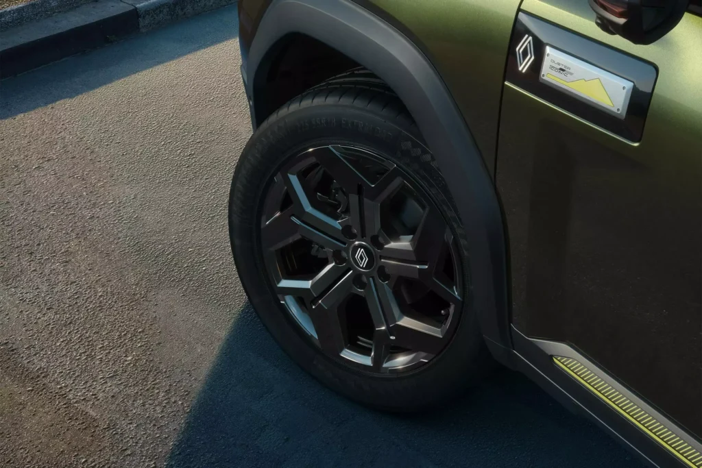 Sold Out Without a Price! Renault Duster Hybrid 2026 Leaves Buyers Shocked