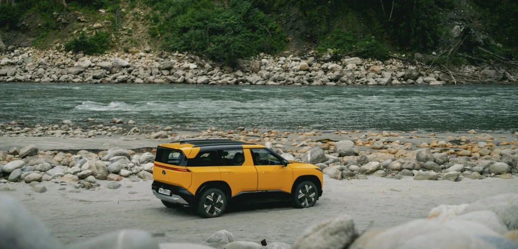 Tata Sierra Mileage Revealed via RTI: Petrol 13.5 vs Diesel 18.8 kmpl, One Choice Will Cost You More