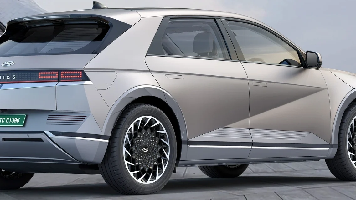 Hyundai’s EV Revolution! Ioniq V Debuts with 600km Range & 27-inch 4K Screen.