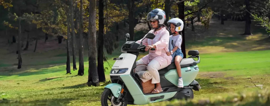 2W Sales March 2026: Hero vs Honda War Intensifies, EV Brands Ola–Ather Flip the Game!