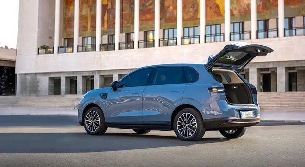 Nexon EV Killer? Stellantis Patents 600km Range Leapmotor B10 SUV in India!