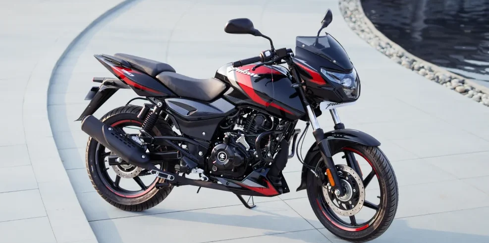 The King of Commuters Goes Gold! 2026 Bajaj Pulsar 150 Black Gold Edition Launched.