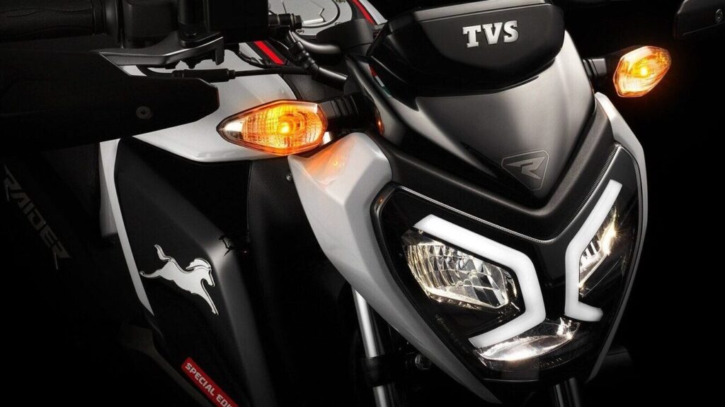 TVS Raider 125 Gets Smarter! New TFT Display & Nitro Green Look.