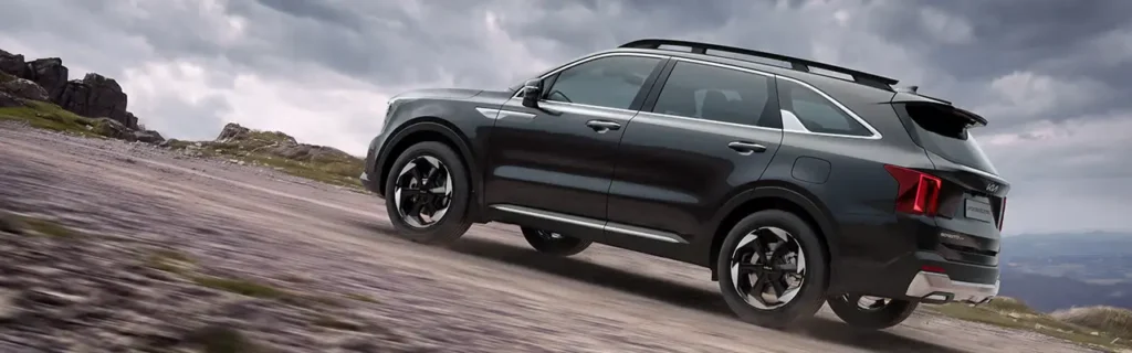 New Kia Sorento Diesel DCT Spotted At Dealer Yard – 7-Seater SUV Finally Nears India Launch