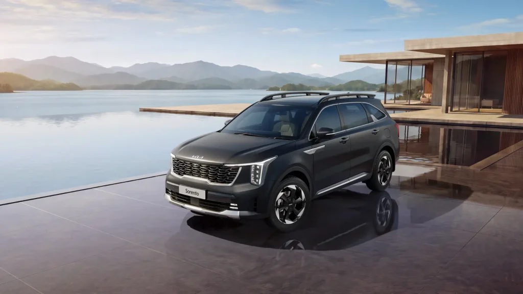 New Kia Sorento Diesel DCT Spotted At Dealer Yard – 7-Seater SUV Finally Nears India Launch