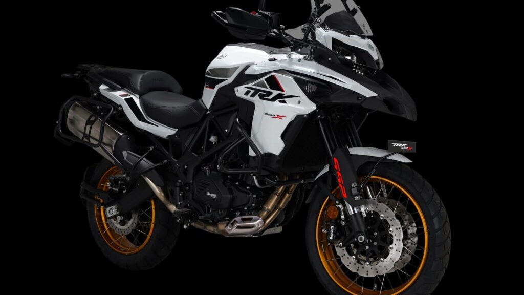 Benelli TRK 552 & TRK 552X Launched in India - Prices, Features, Specifications & Key Differences